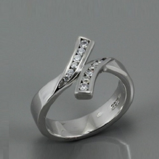 Dámský stříbrný prsten se zirkony 314AR23