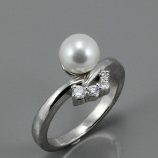 Dámský stříbrný prsten s perlou 314AR56